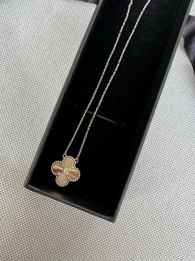 Златно колие Van Cleef