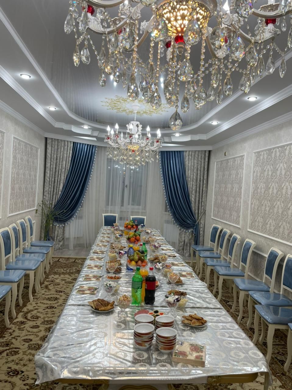 Продам стол и стулья