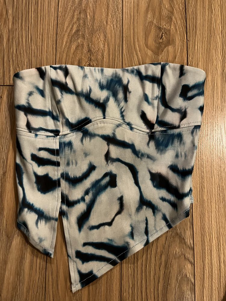 Топове Zara, Bershka