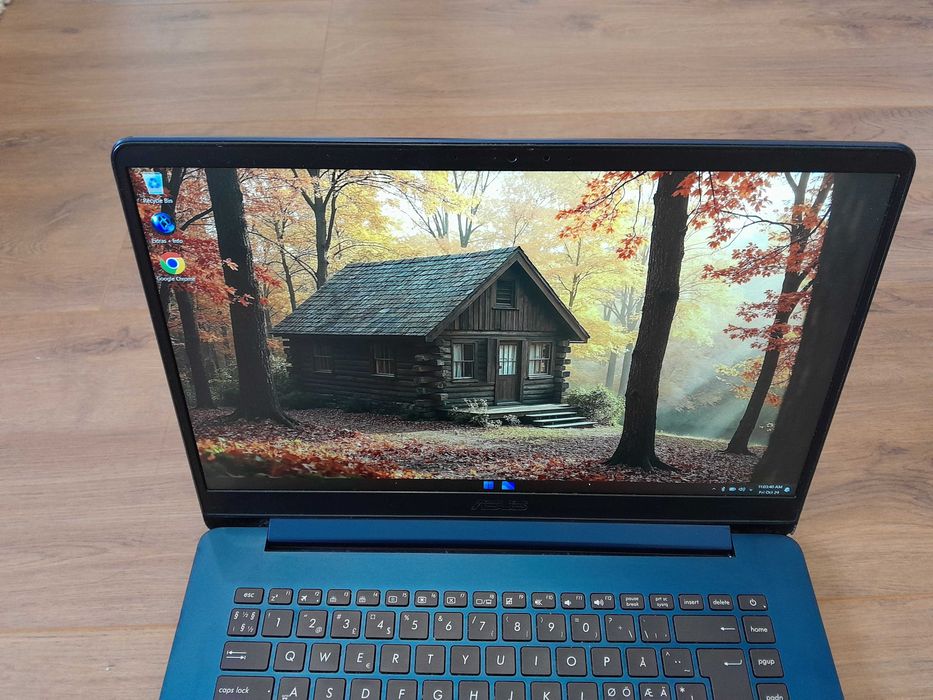 Asus Zenbook UX530UX , 15,6 Fhd ,i7 7500U , 8 gb ram , Gtx 950 2 Gb