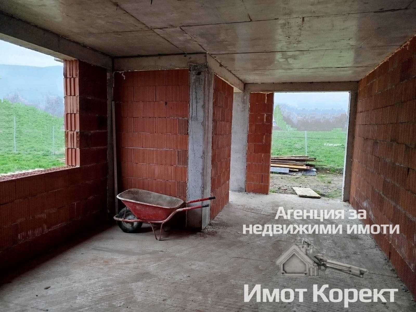 Имот Корект продава Апартаменти в Жилищен комплекс, кв. Запад