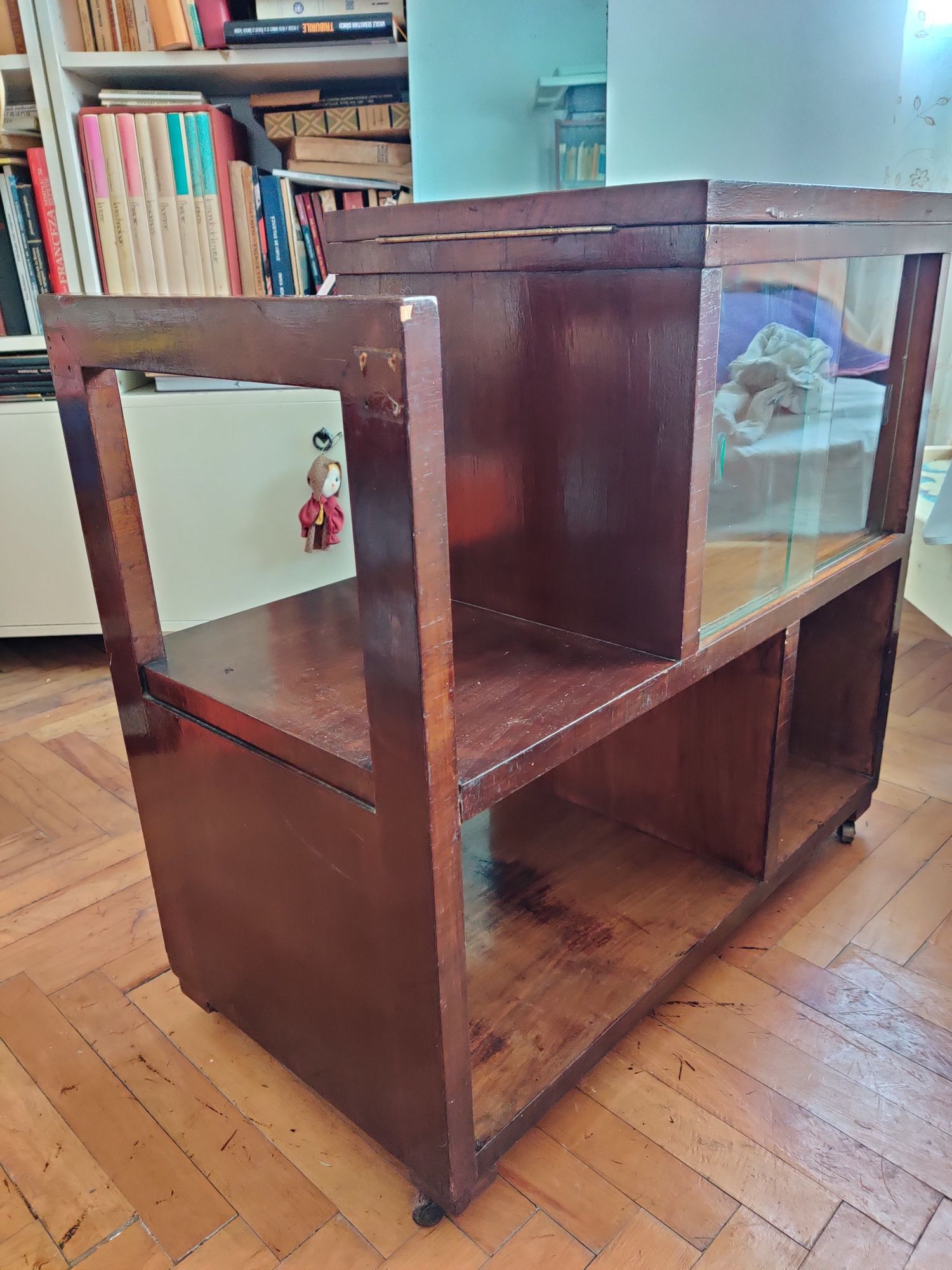 Minibar lemn masiv cu vitrina de sticla