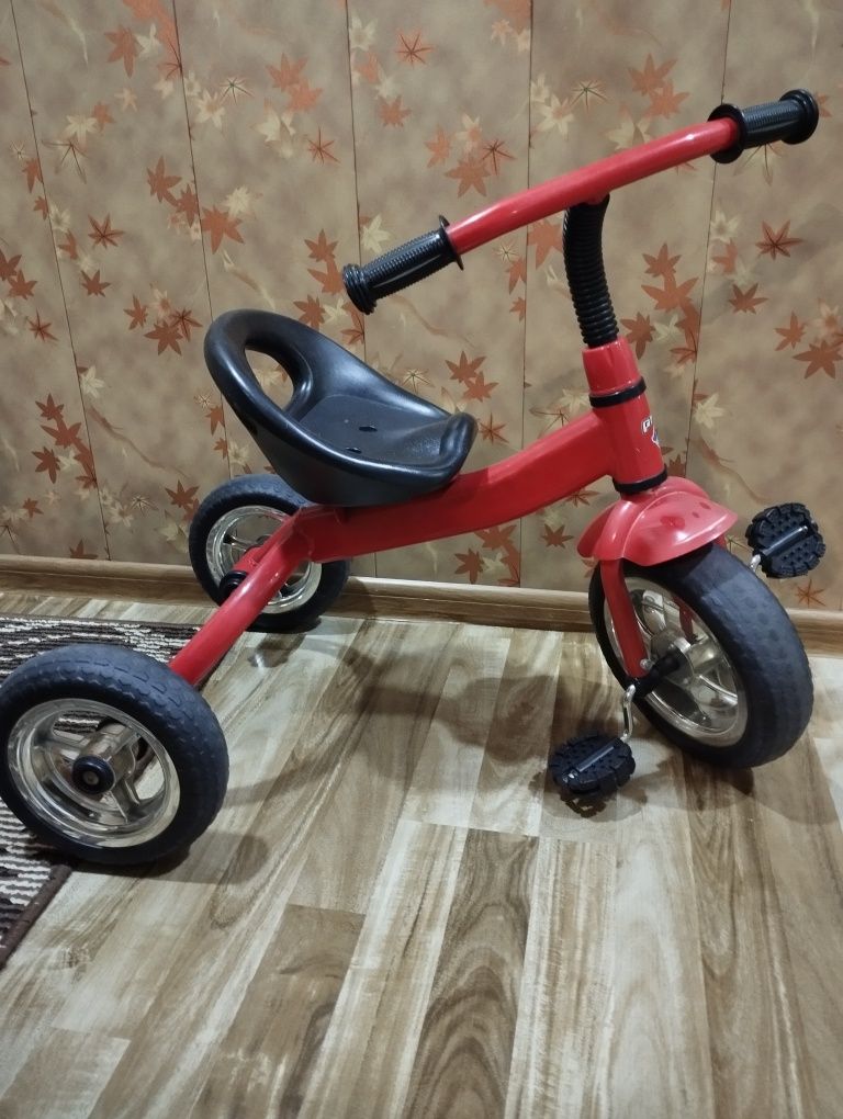 Продается детский трёхколёсный велосипед