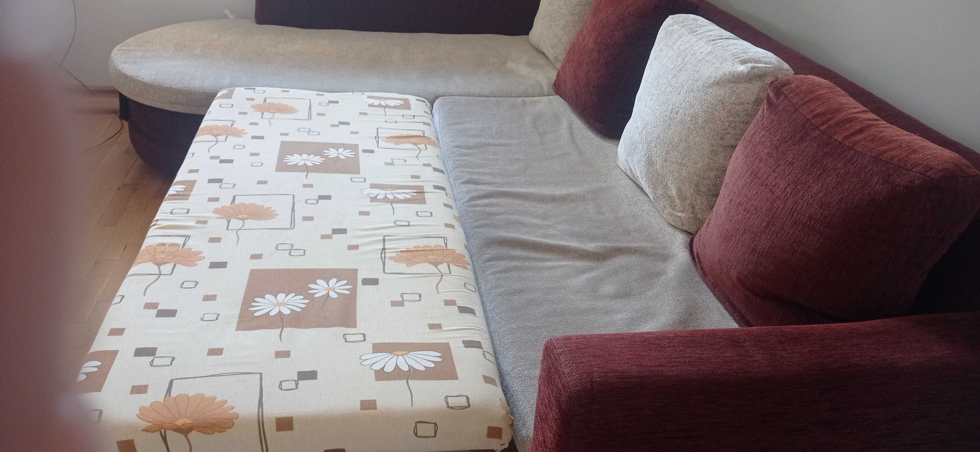 Ъглов диван + холна маса