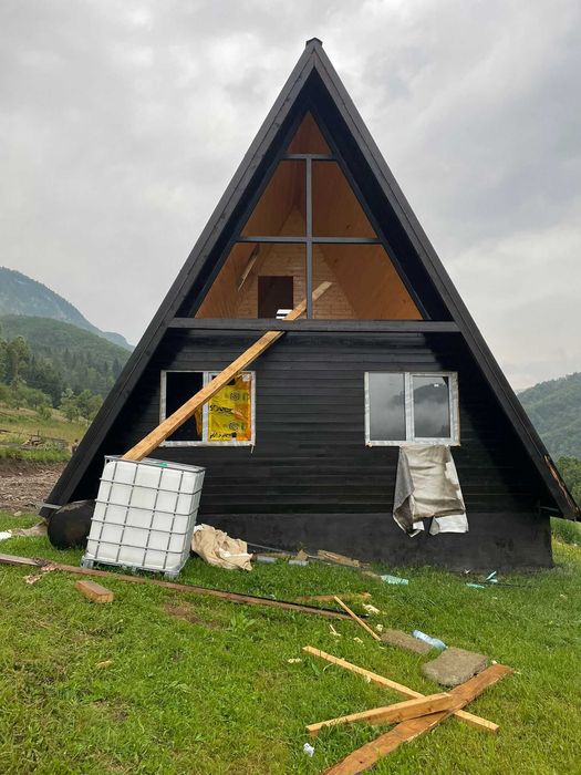 Case si cabane din lemn A-Frame