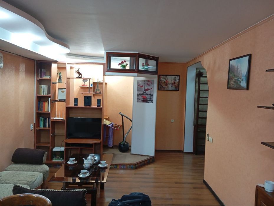 Срочно сдается квартира 2 х комнатная около МВД, интерпол