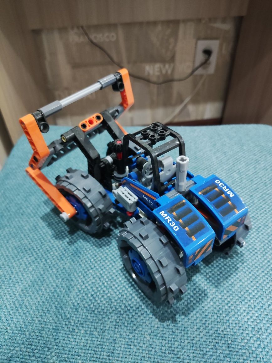 Траткор Лего техник, Lego