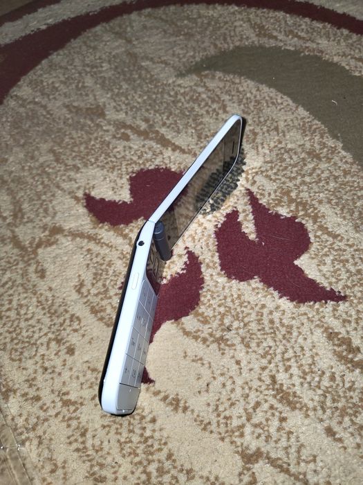 Nokia 2720 flip impecabil la cutie