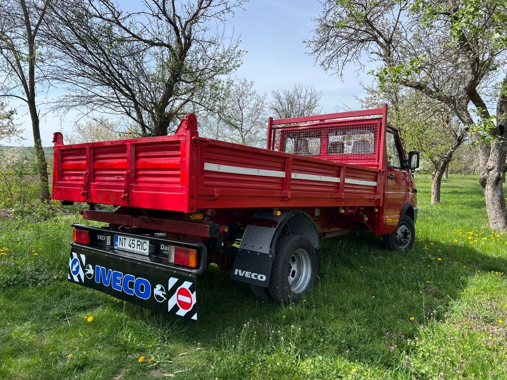 Vând autoutilitara IVECO Daily