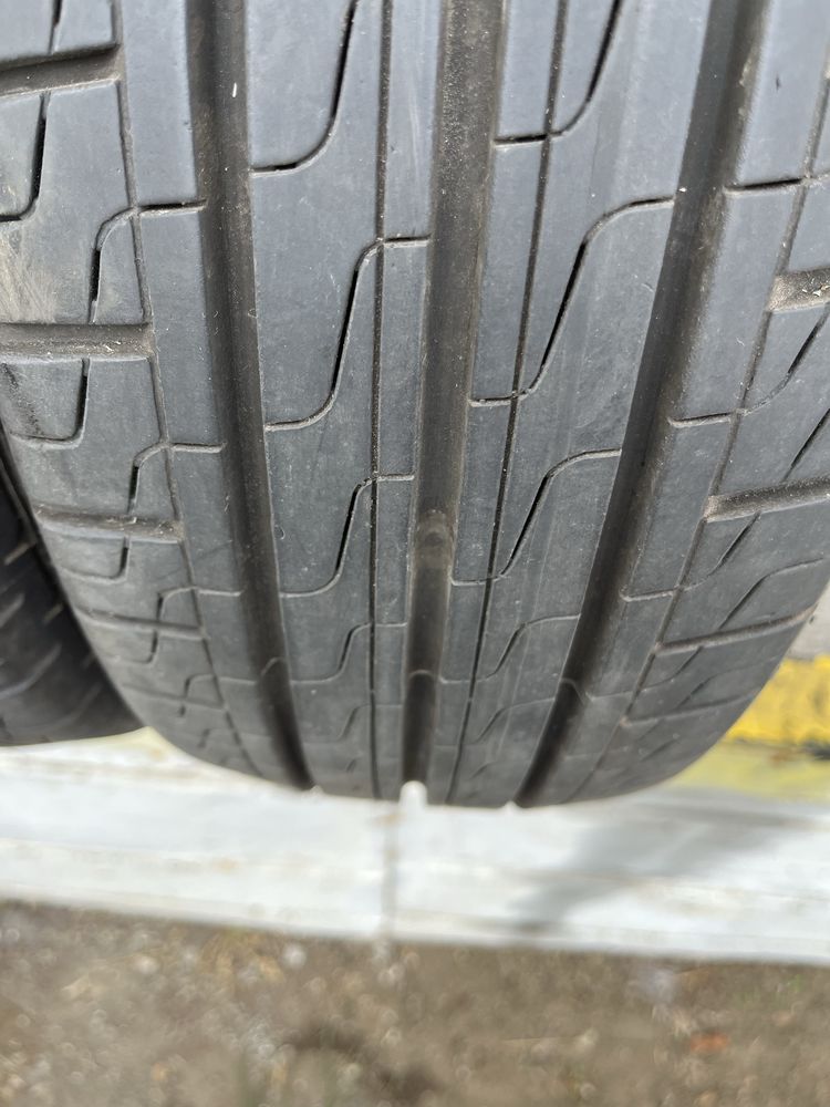 2 бр. гуми за бус 195/60/16C Pirelli 7 mm DOT 4220