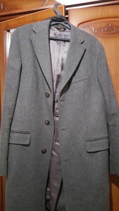 Пальто кашеморовое в идеально состоянии