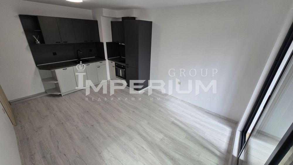 Чисто нов ТРИстаен, ЮЖЕН апартамент * СРЕДЕН ЕТАЖ * АСАНСЬОР, Базар Л