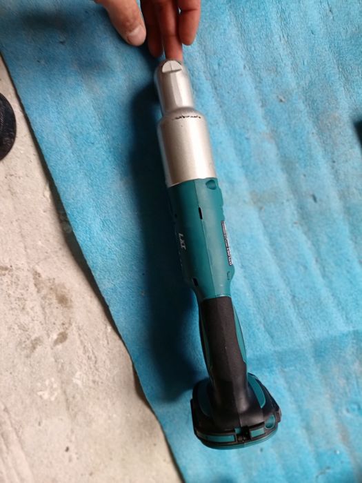Makita dtl 061  an 2025