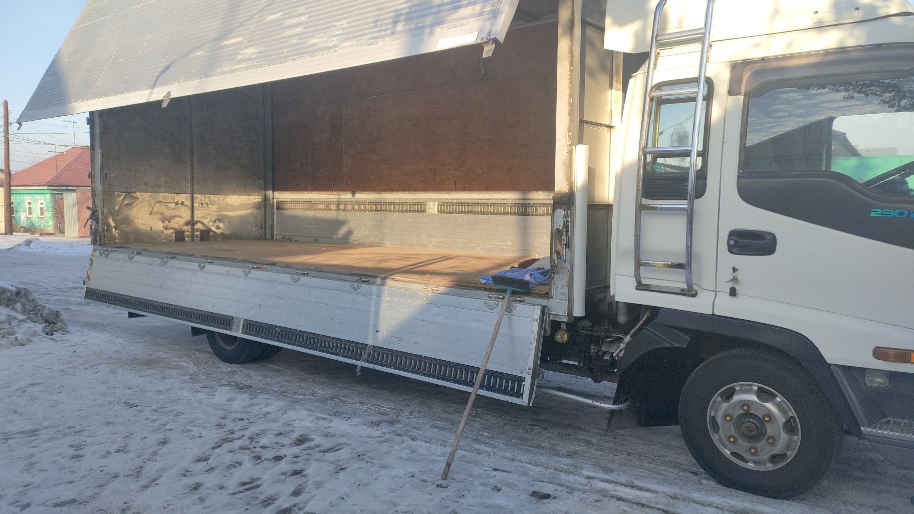 Грузоперевозки  в Новосибирск  фургон 6 метров