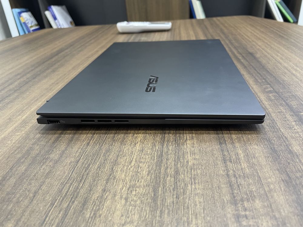 Ноутбук ASUS Zenbook Q415M / 14" OLED Touch / Intel Core Ultra 5 125H