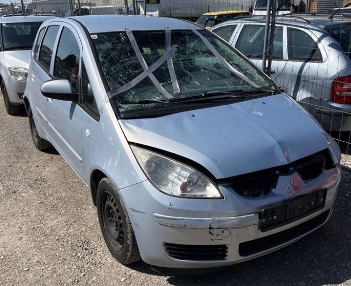 Mitsubishi colt 1.3 i на части