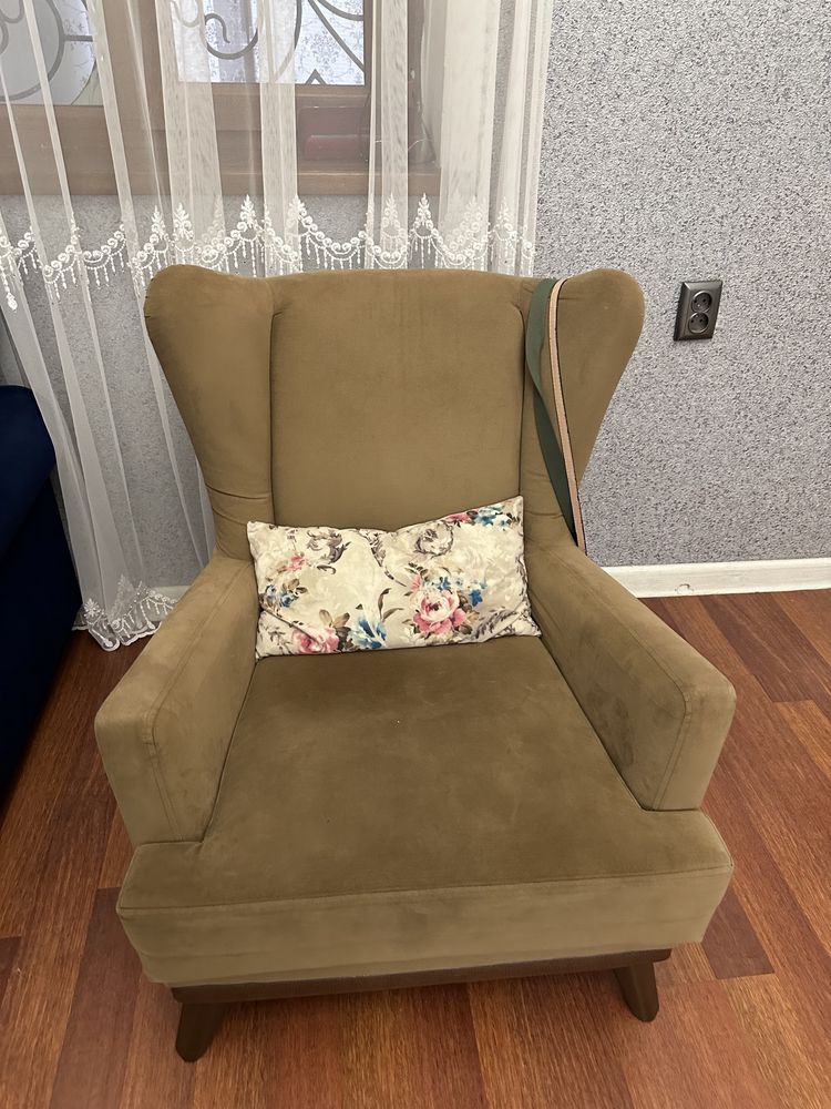 Кресло для гостиннрй