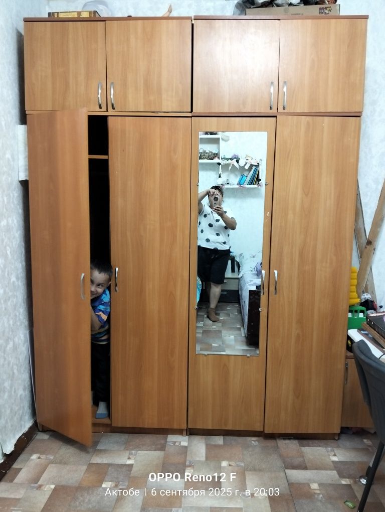 Продам.        срочно.   шкафы
