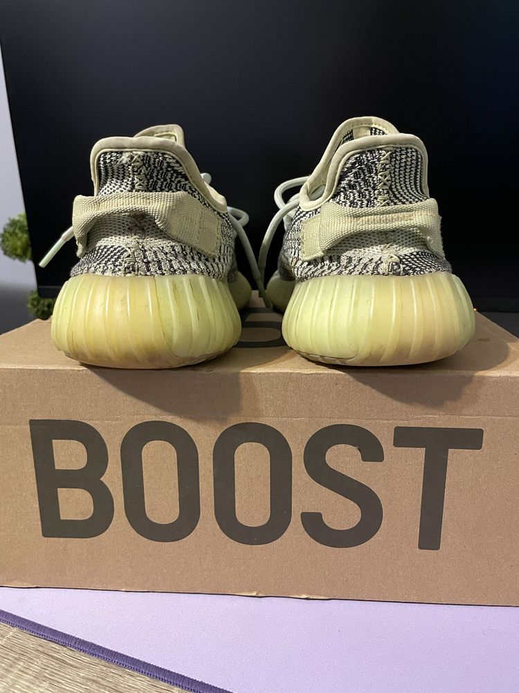 Yeezy Boost 350 v2 Yeezreel