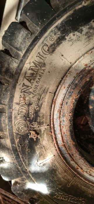 Гуми за мотокар със 5 дупки