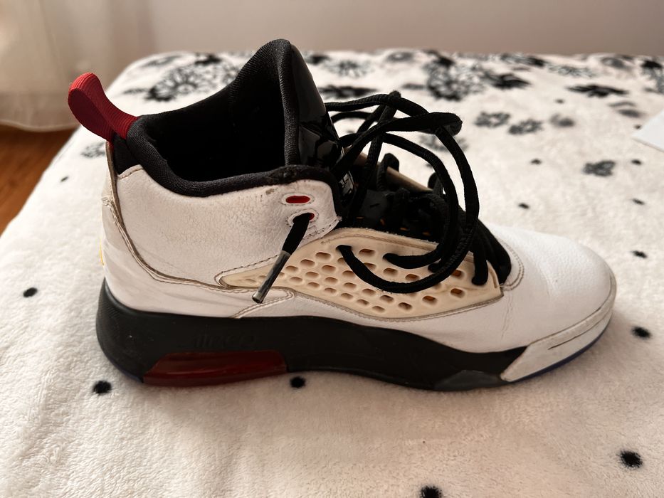 Adidasi jordan marimea 39