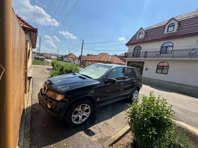 Vând BMW X5 3.0D