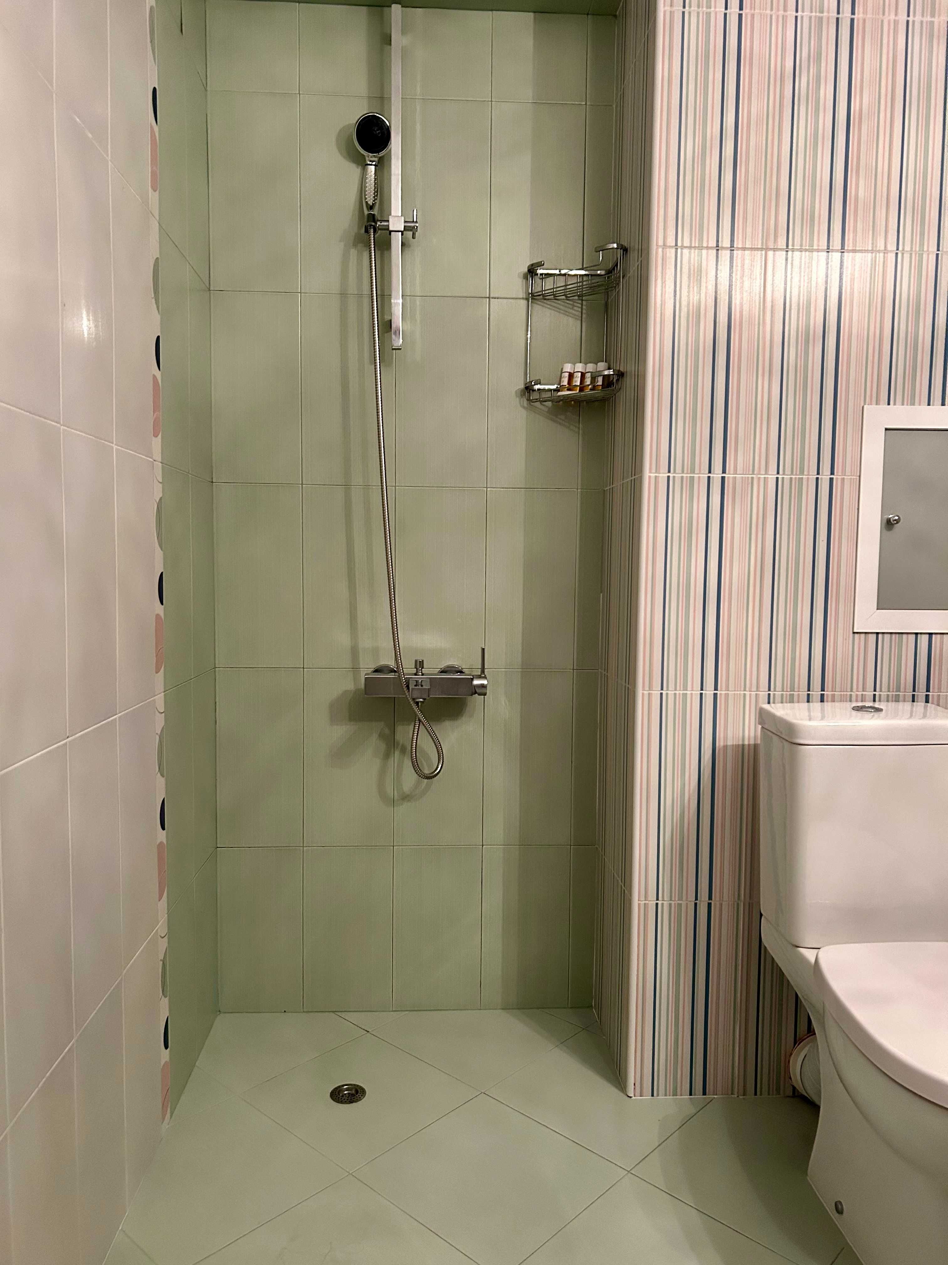 Rea Flora - Cozy Stay With Free Parking