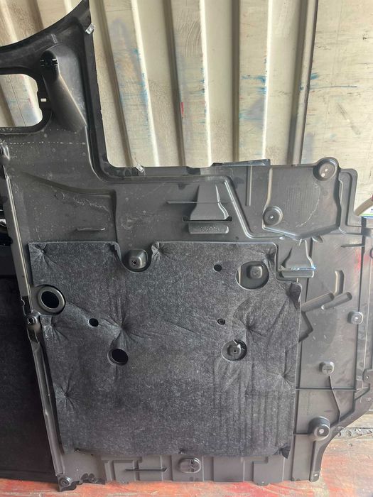 Scut motor Vito/Viano/V-Class W639 si W447