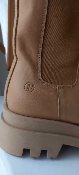 Бота естествена кожа