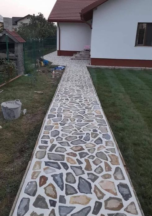 Vând piatra și montez oriunde în tara