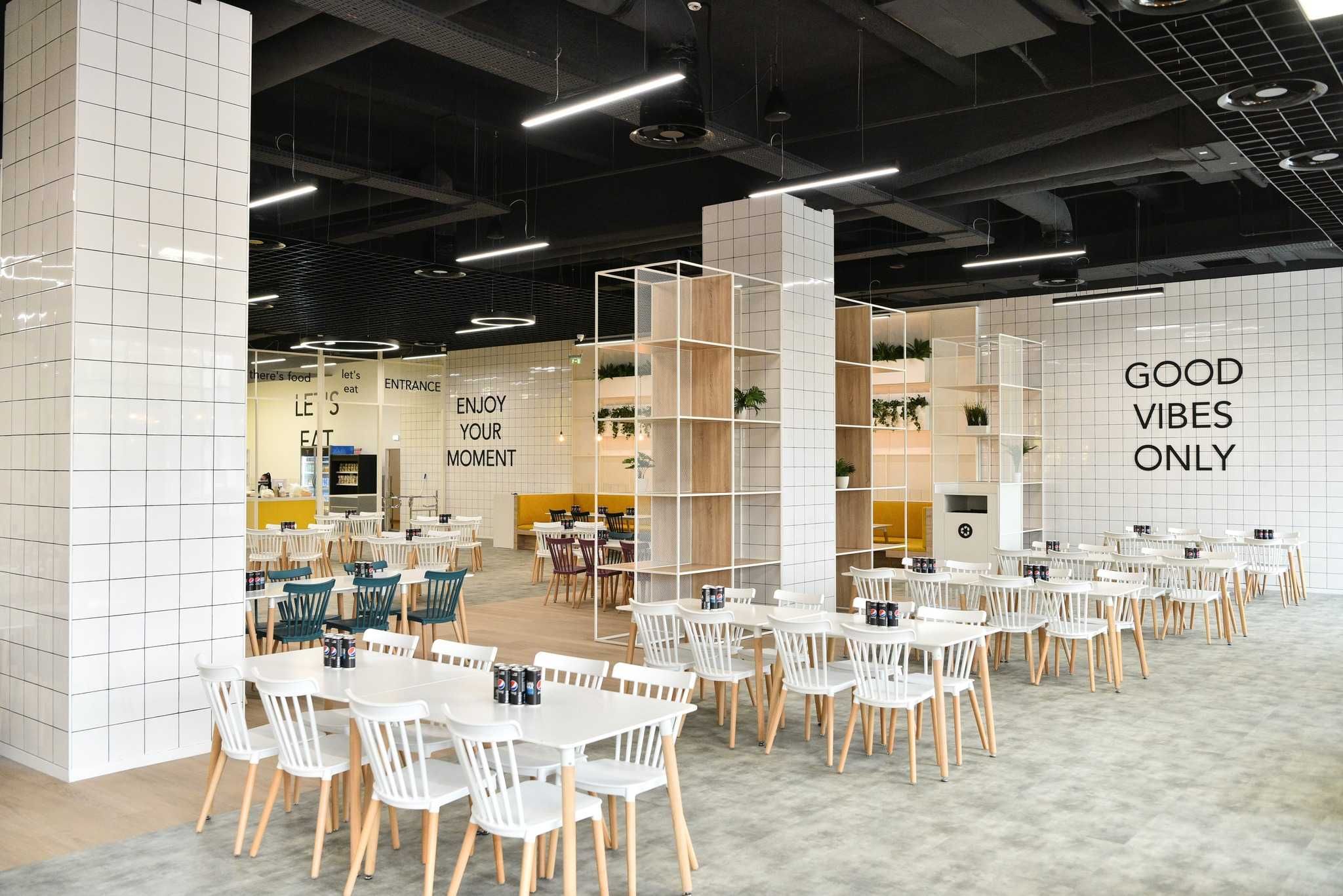 Mobilier pentru cantina, mese si scaune cantine, restaurant, fast food