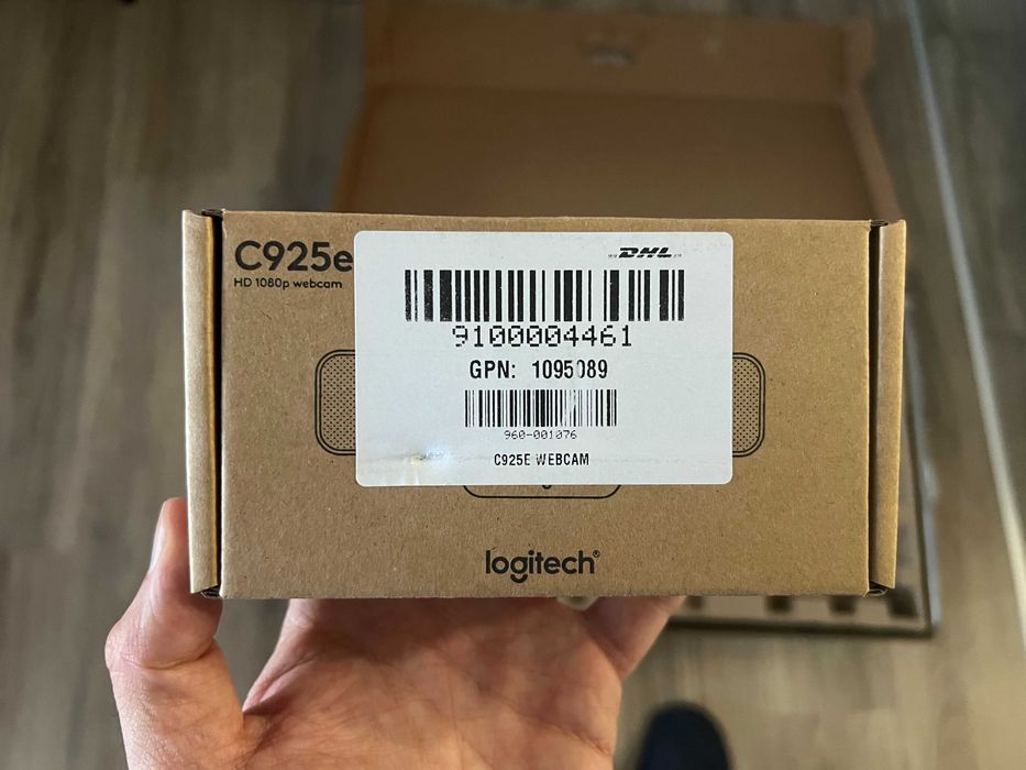 Монитор Dell P2723E + Webcam Logitech C925e