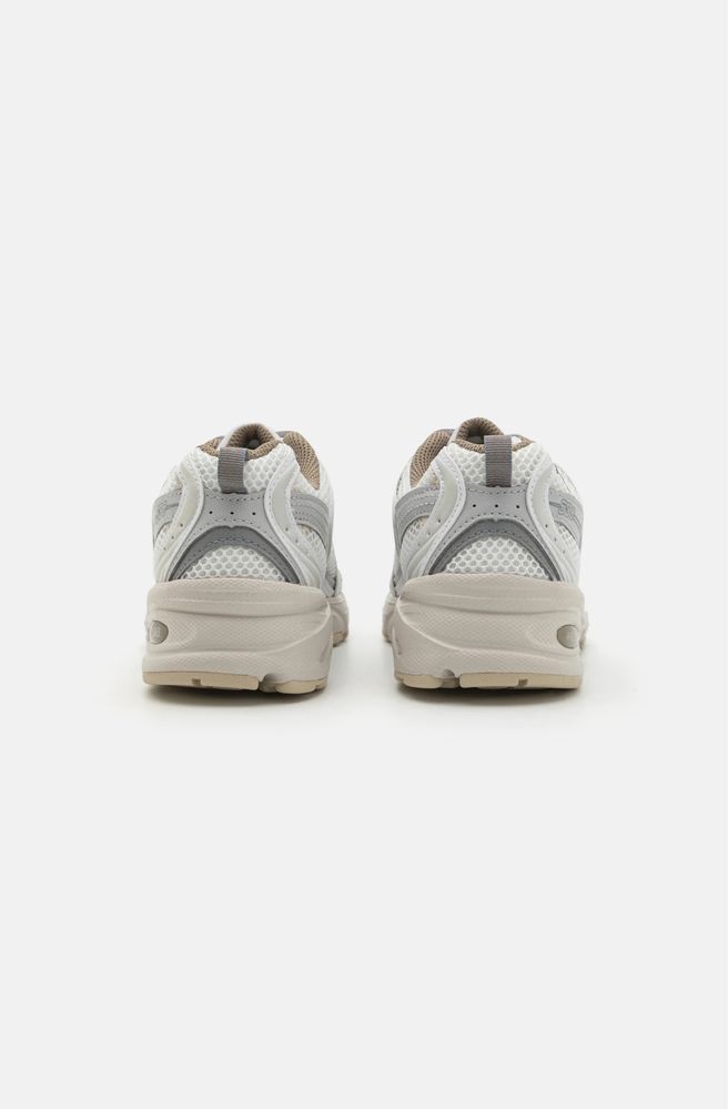 Спортни обувки New balance 530