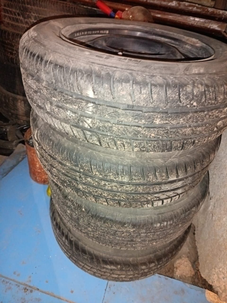 Продам Шины с дисками