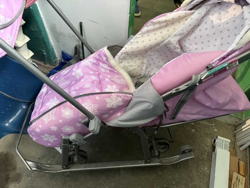 Продам детскую зимнюю коляску санки
