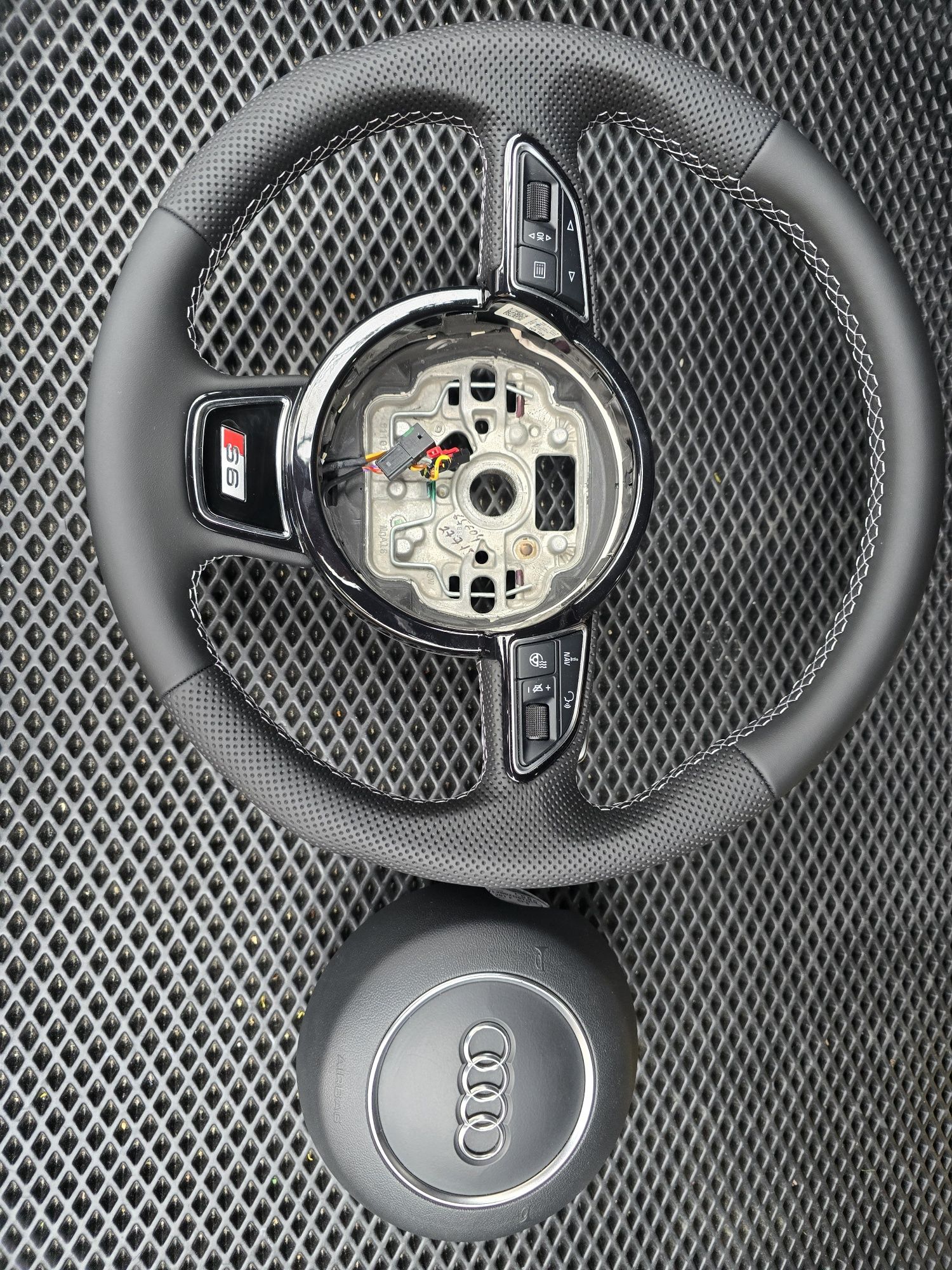 Volan Audi A6 S6 C7 cu incalzire