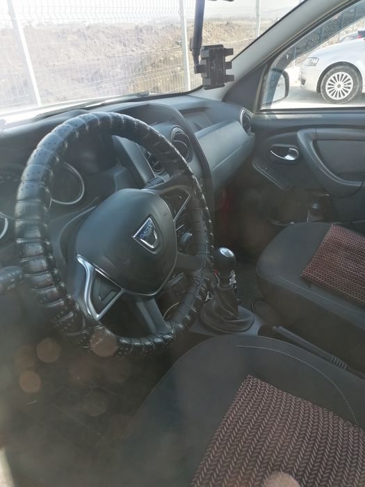 Vând Dacia Duster