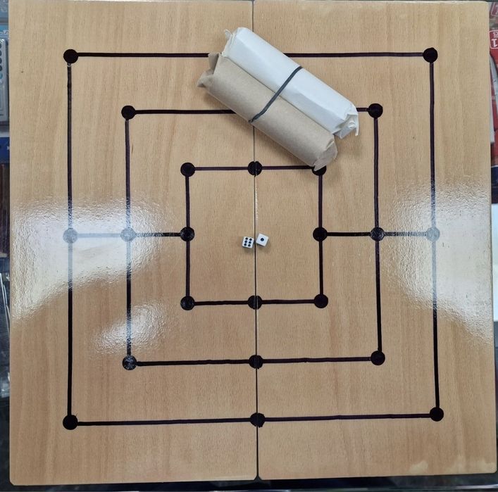 Joc moara si table prelucrat manual din lemn, dimensiune 38x38cm, PROD