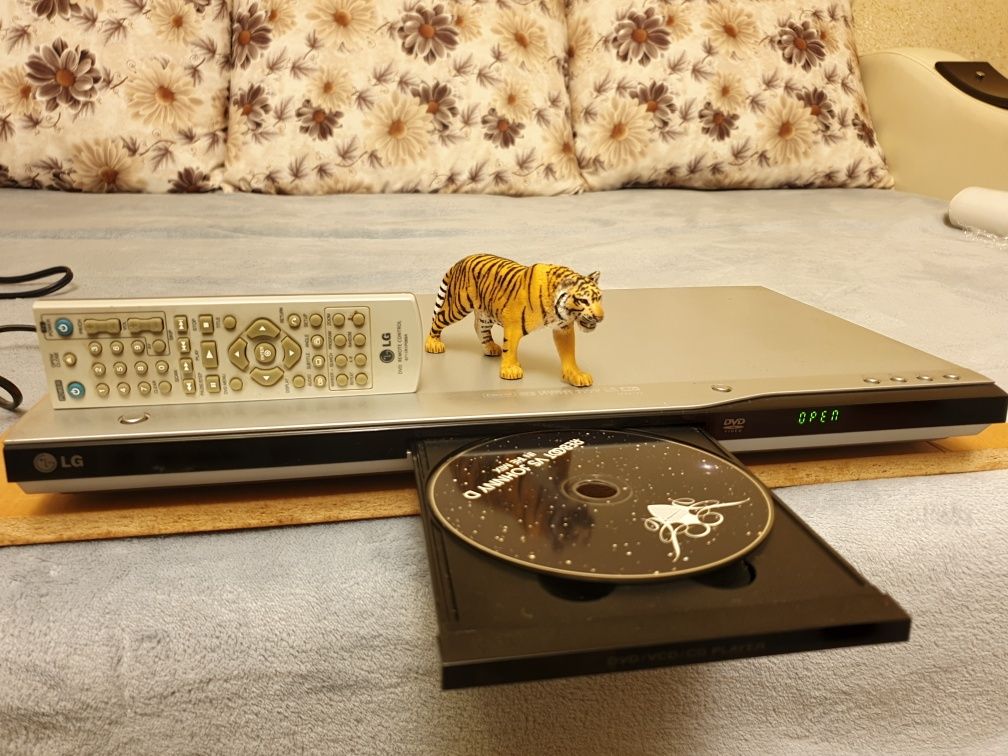 Lg DVX-172. Divx/ Mp3/ Cd-r. Un player de calitate. Preț fix !