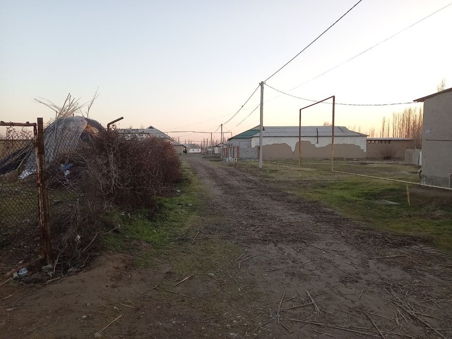 Zarbdor  20 sotixli xovli uy sotiladi