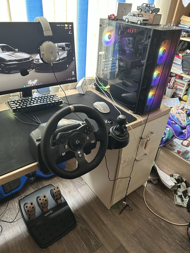 Продавам волан Logitech G 920 + скоростен лост