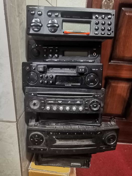 Casetofon auto mai multe modele unele au AUX altele bluetooth