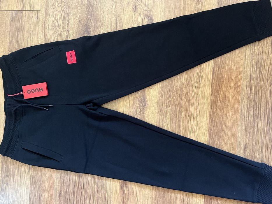 Чисто нов комплект hugo boss с етикети.