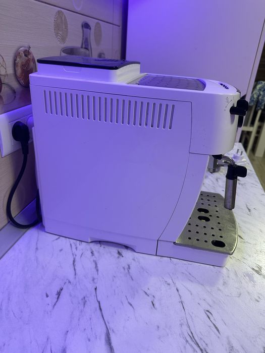 Aparat de cafea Delonghi magnifica s
