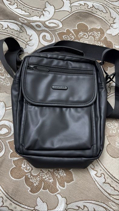 Стильная черная барсетка. Качественная кожа. Отличное состояние!