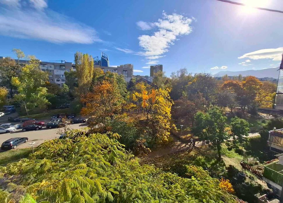 Тристаен апартамент в Дианабад до 105-то СУ