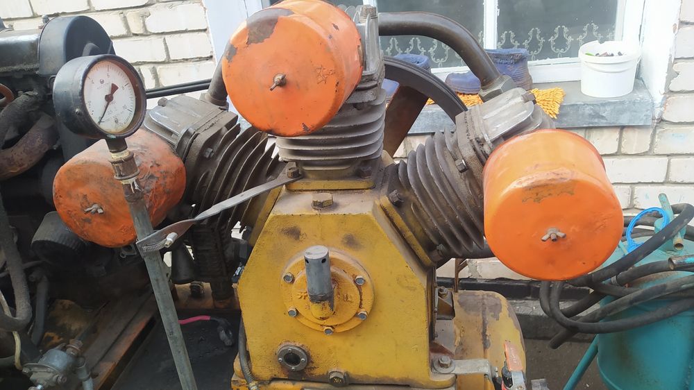 Компрессор продам