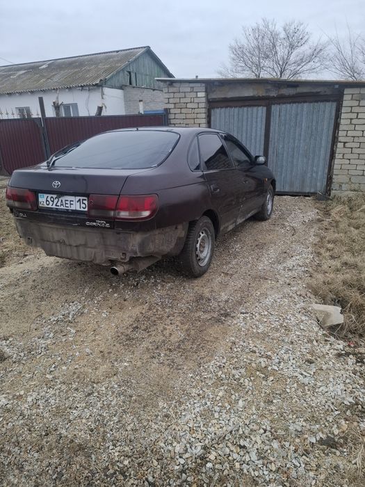 Тойота карина е продам