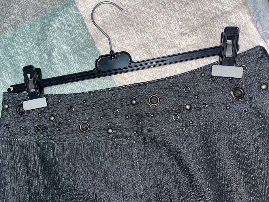 Fusta din blug neagra