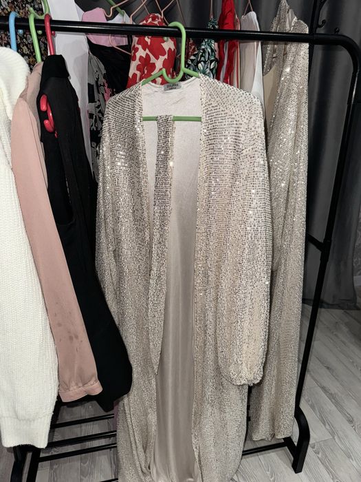 Одежды б/у по приемлемым ценам , только одевали 1 раз